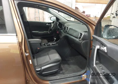 2017 Kia Sportage Lx z USA, uszkodzony, nr VIN KNDPMCAC4H7196380